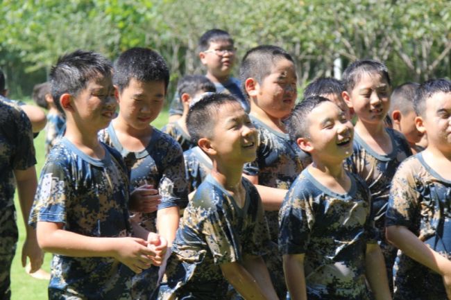 湖北正念夏令营：军事夏令营如何培养孩子的独立性？