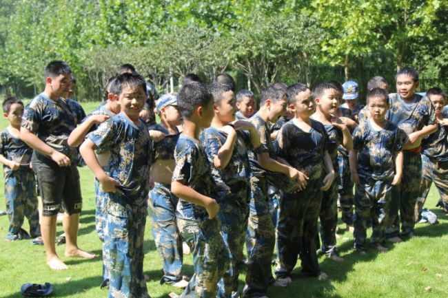 湖北正念夏令营：军事夏令营可以让孩子快速改变自我吗？