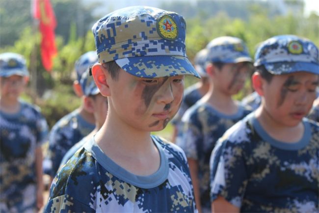 武汉阳光领袖夏令营-优秀的军事夏令营可以为孩子打好基础？