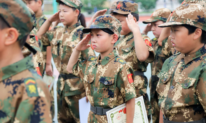 武汉阳光领袖夏令营-军事夏令营如何点燃青少年生活激情？