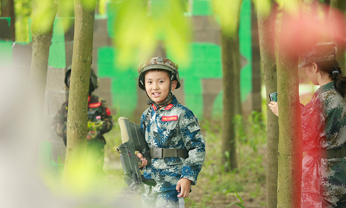 武汉阳光领袖夏令营-军事夏令营适合什么样的学生参加？