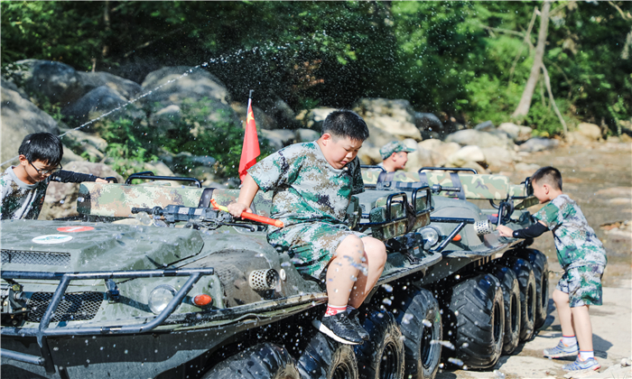 武汉阳光领袖夏令营-青少年军事夏令营如何点燃孩子的生活激情？