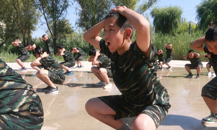 武汉阳光领袖夏令营-少儿军事夏令营都训练些什么内容？