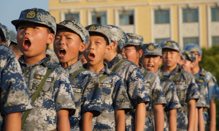 武汉阳光领袖夏令营-青少年每年参加军事夏令营有什么好处？