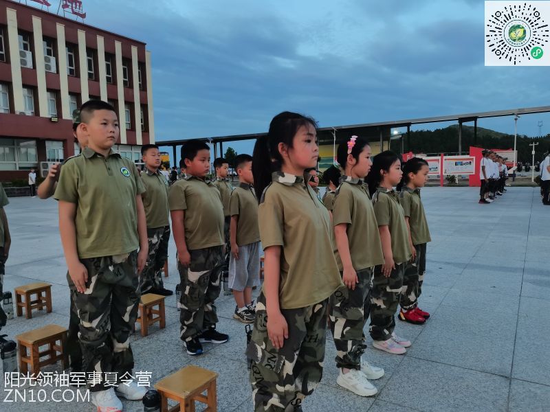 武汉阳光领袖夏令营：女孩子参加军事夏令营有什么好处？